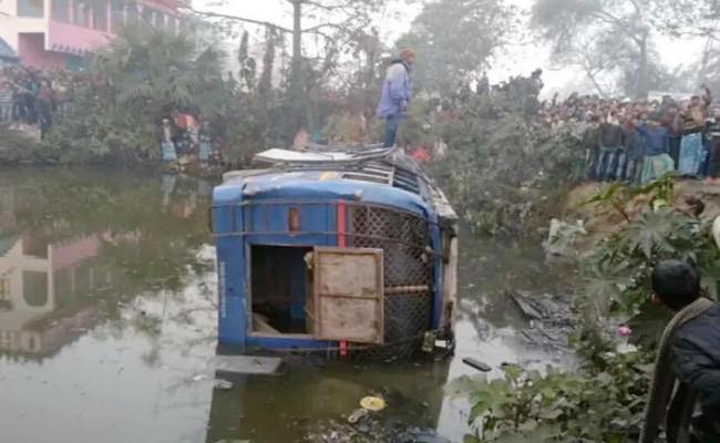 10 people killed because of bus accident in Bengal Samastipur Now