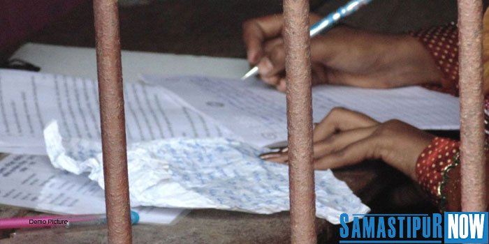 SCERT Exam Three Headmasters caught for copying in Bihar, 122 fails