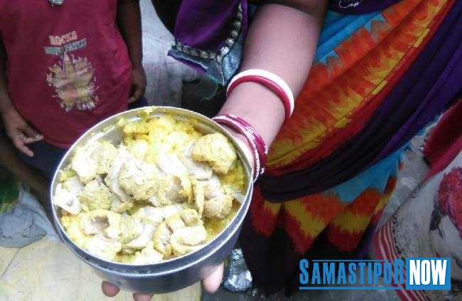 Pillu came out in a vegetable served to children, aakrosh in people Samastipur Now
